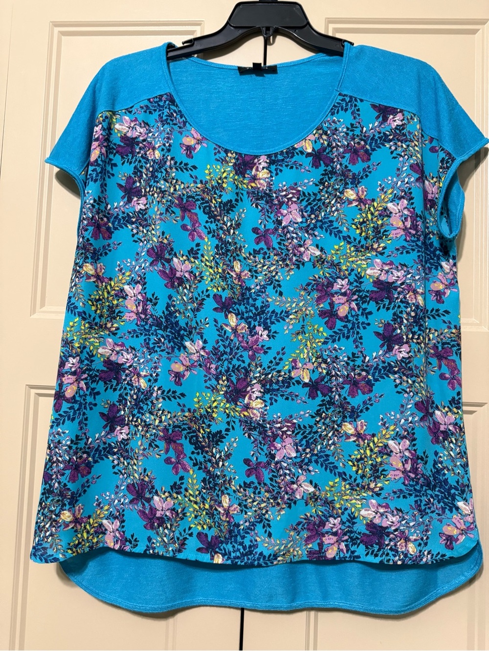 Relativity Bright Teal Floral Scoop Neck Short Sleeve Top